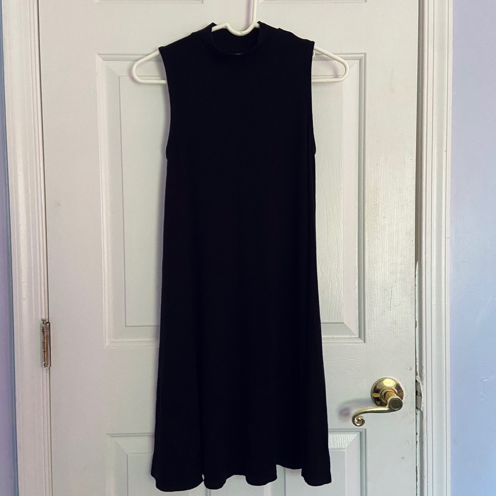 Short Sleeveless Black Dress